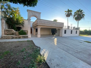 1_3007 | Amplia y Bonita Casa | BIENES&RAICES MORENO Y ASOCIADOS INMOBILIARIA