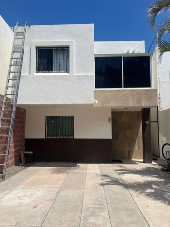 5_2940 | CASA EN RENTA AMUEBLADA VERSALLES RESIDENCIAL | BIENES&RAICES MORENO Y ASOCIADOS INMOBILIARIA